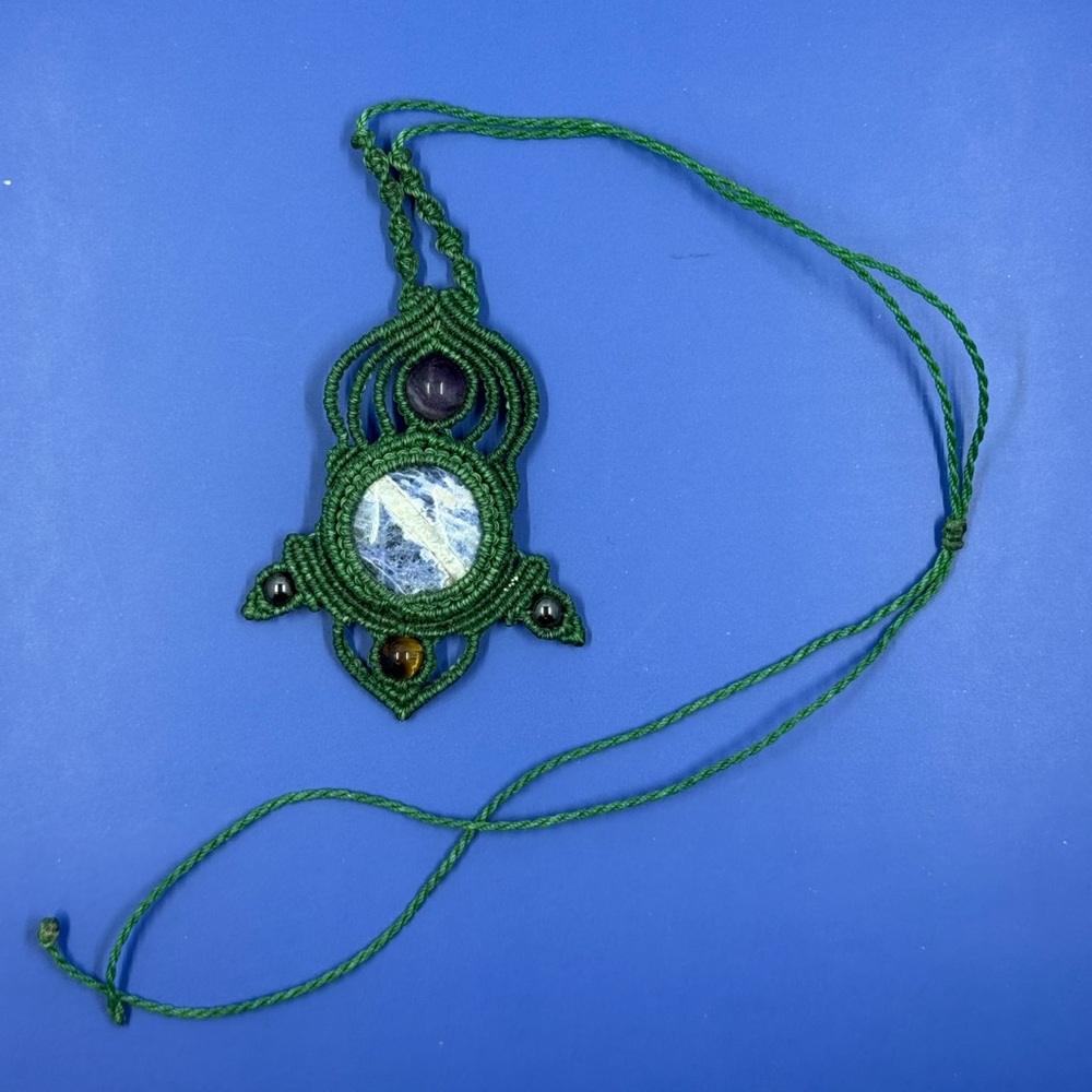 Elegant Green Pendant Necklace